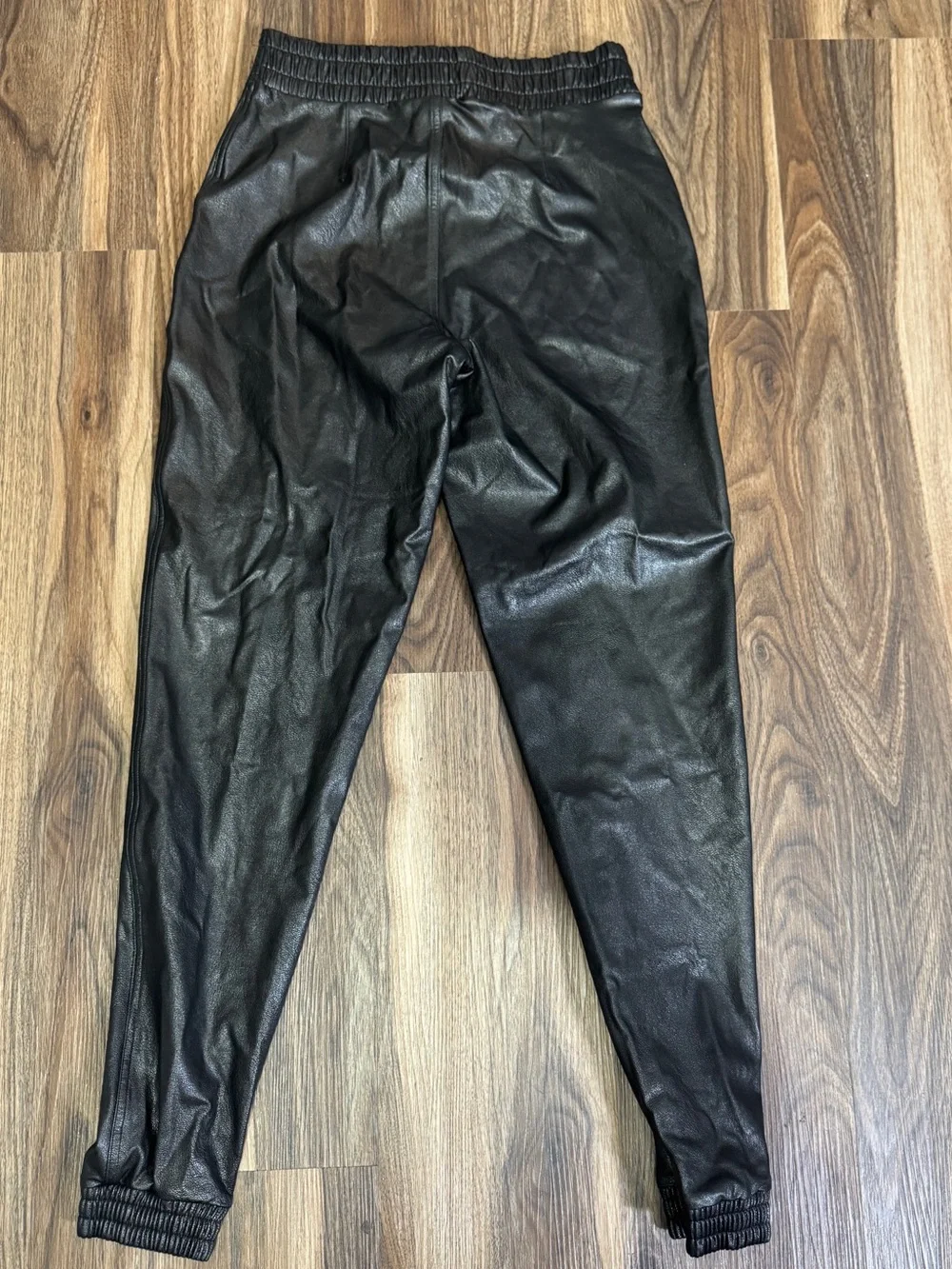 SPANX Black Faux Leather Women’s Joggers Sz. XS Like New - Picture 7 of 9